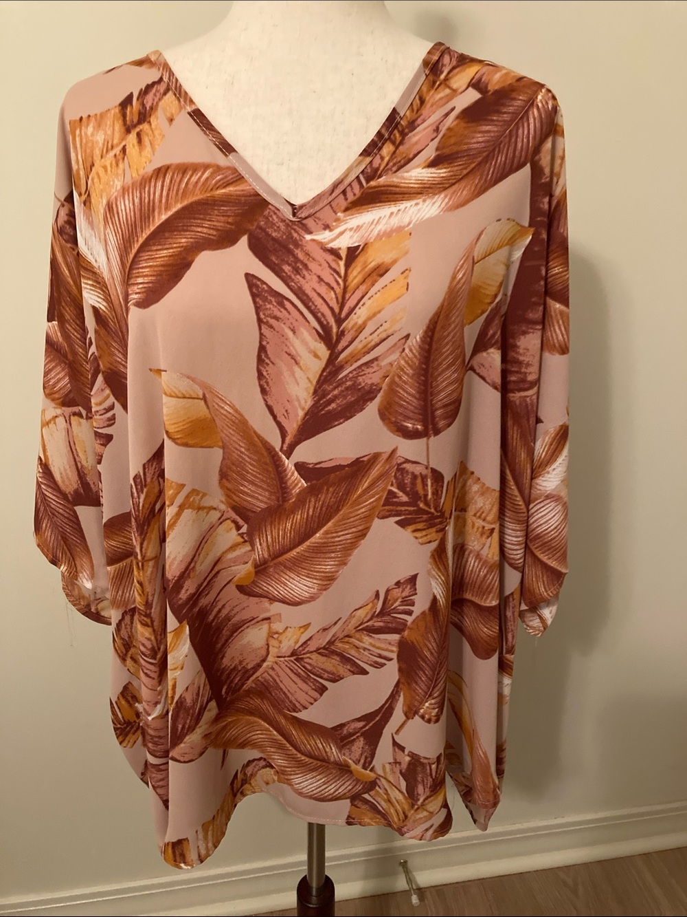Adrienne V-Neck Leaf Print Tunic in Rose Pink and Brown Women’s M